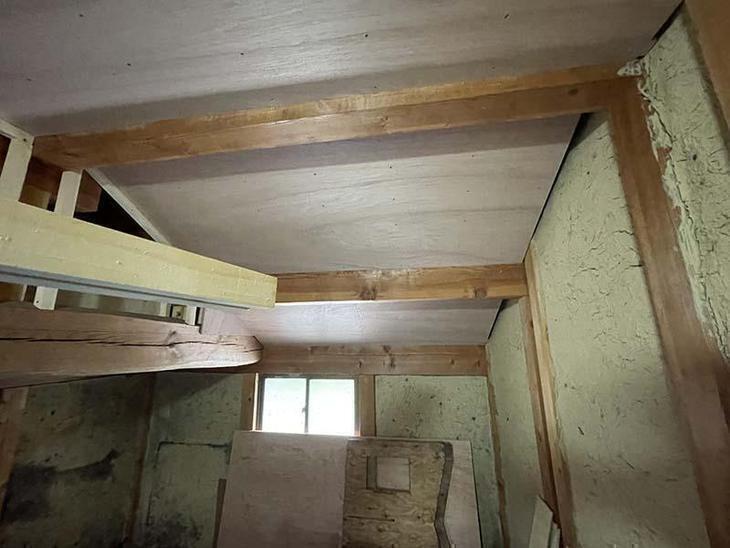 勾配天井のベニア貼りをました。【野洲店スタッフ】  