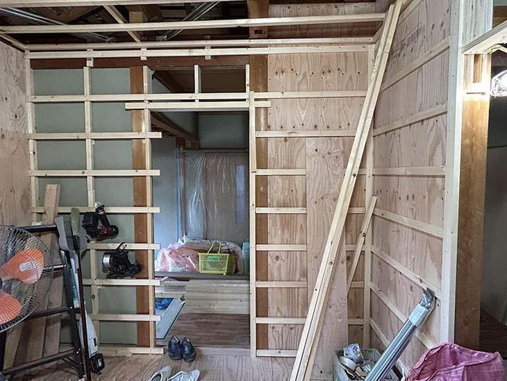 壁下地をしました。丈夫な壁に仕上げていきます【野洲店スタッフ】