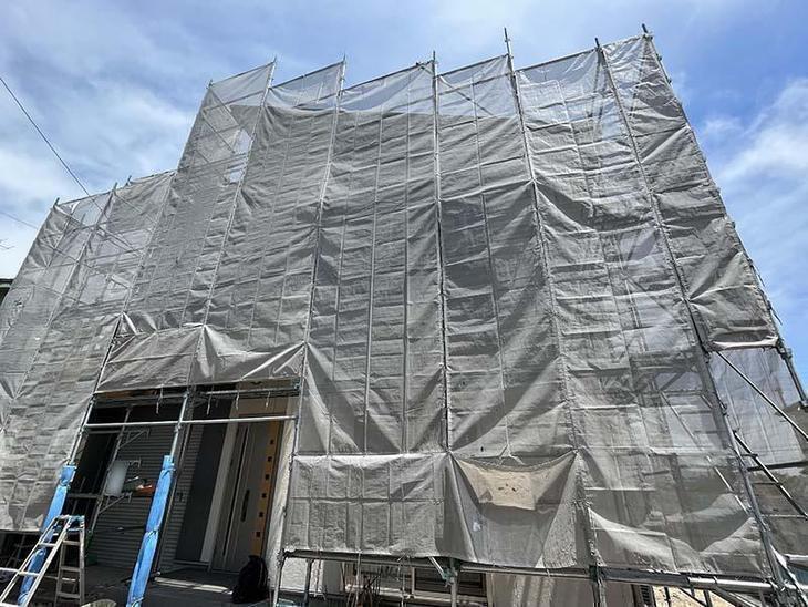 外壁塗装のための足場が立ちました！【野洲店スタッフ】