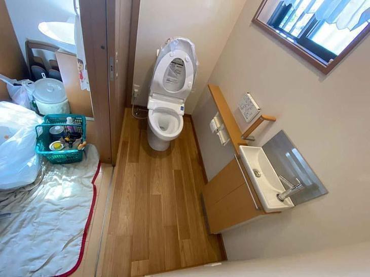 新しいトイレを設置し、クッションフロアを張り替えました！TOTOのZJ1という商品です【湖東湖北店スタッフ】
