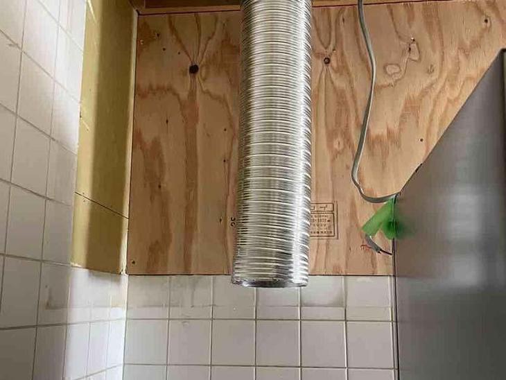 キッチンのダクトを仕込みました！【湖東湖北店スタッフ】