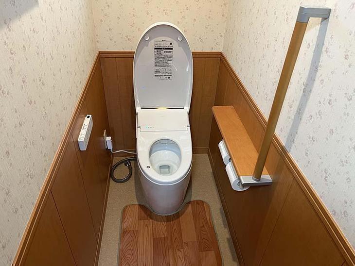 トイレ交換とクッションフロアの貼り替えを行いました！TOTOネオレスト【野洲店スタッフ】