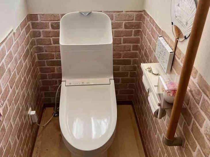 現代のトイレは節水型が多く、水の使用量を減らすことができます。これは長期的に水道料金の節約につながり、環境にも優しいです。【湖東湖北店スタッフ】