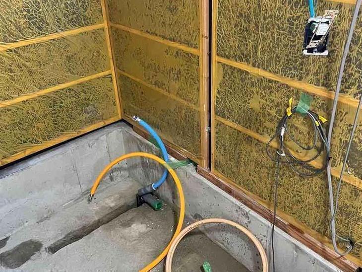 お風呂の配管の仕込みをしました！【湖東湖北店スタッフ】