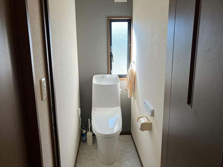 トイレ交換と内装一式張り替え工事が終わりました。素敵なトイレ空間になりました！【野洲店スタッフ】