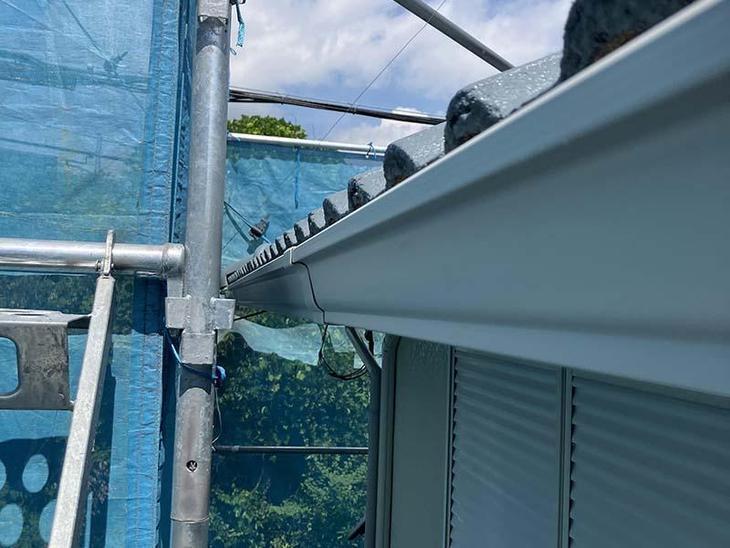 雨樋が破損していたため交換をさせて頂きました。雨樋はPanasonicのPC50を使用しているので熱に強くなっております。【湖西店スタッフ】