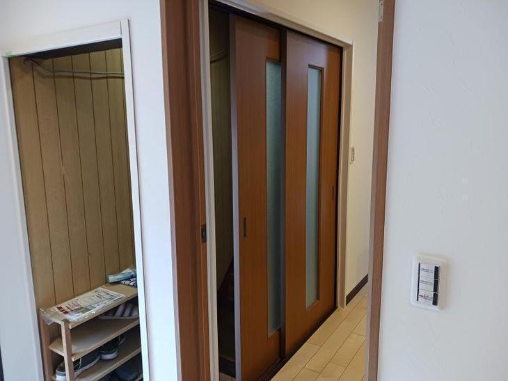 リビングの建具を新しいものに交換致しました。【湖西店スタッフ】