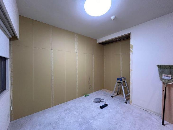全面改装の解体工事が終わり、これから大工工事が始まります！壁を作っています。【湖西店スタッフ】