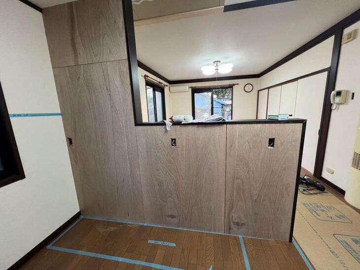 カップボードを組み立てる為、壁を新設しました。【湖西店スタッフ】