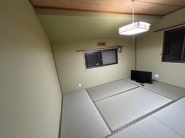 クロス貼り替え・畳表替えを行いました。イグサが良い香りです。【湖西店スタッフ】