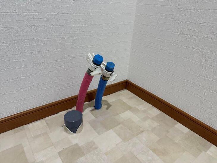 洗面化粧台を撤去し、内装も一新しました。あとは新しい洗面台の取り付けです！【彦根店スタッフ】