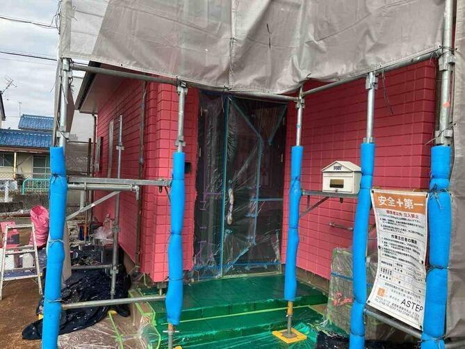 きれいに塗っていきます！完工が楽しみです！【彦根店スタッフ】