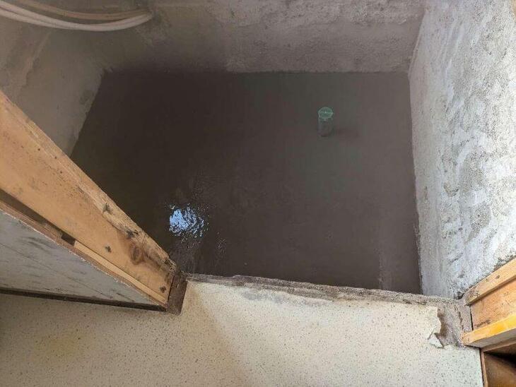 地面が土だった為、コンクリートを流しました！白蟻・湿気対策に効果バッチリです！次はユニットバスを組立てる予定です！【湖西店スタッフ】
