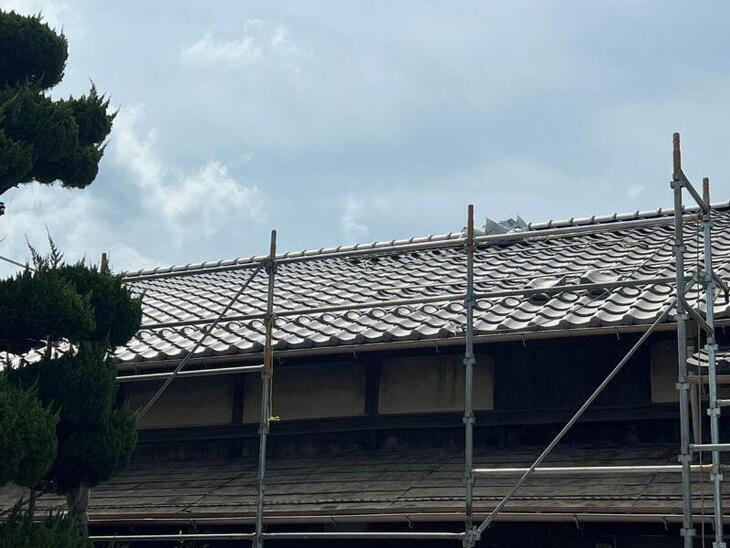 屋根の葺き替えを行っております！瓦が新しくなり、美しく生まれ変わりました！【彦根店スタッフ】
