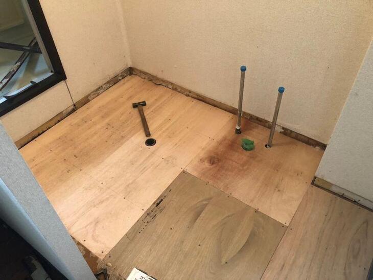 下地組が終わりました！あとは床材で仕上げていきます！【野洲店スタッフ】