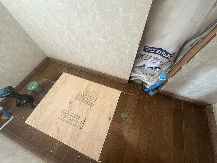 新しい手洗器の配管の仕込みが終わりました！ これから大工さんによる下地仕上げです！【野洲店スタッフ】