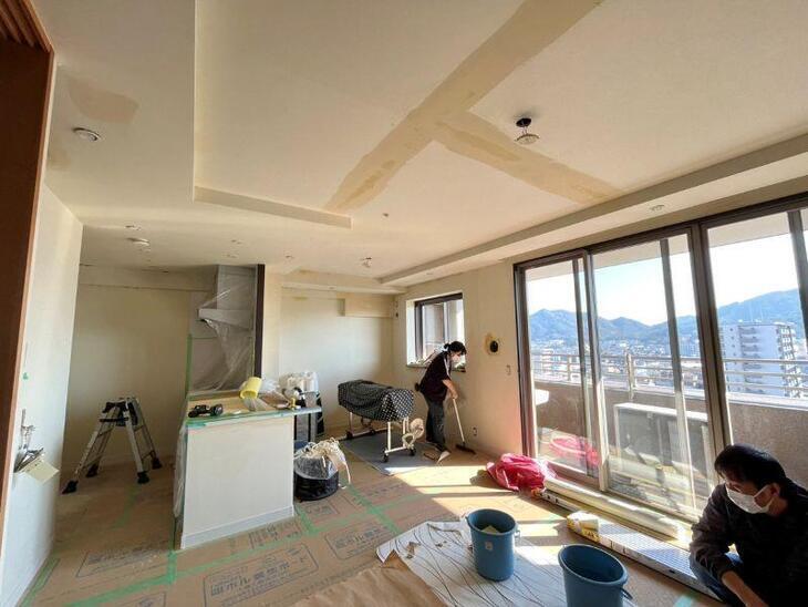 全室クロス張替えです！クロスの捲りだけで一日かかります！【野洲店スタッフ】