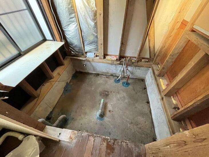 浴室の解体が完了しました。水漏れは症状が現れてからでは遅いので、定期的なメンテナンスが大切です！！【野洲店スタッフ】