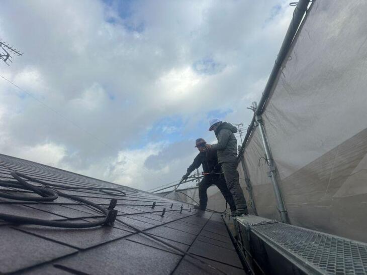 高圧洗浄してます！汚れをしっかりきれいに落としましょう！【野洲店スタッフ】