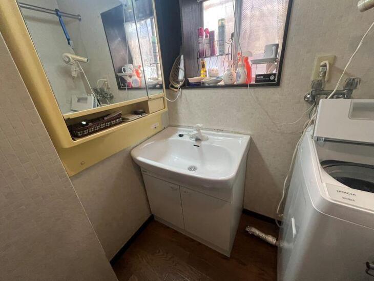 下台のみの交換でしたが、お客様のご希望どおり洗面鏡の下に納めることができました！【野洲店スタッフ】