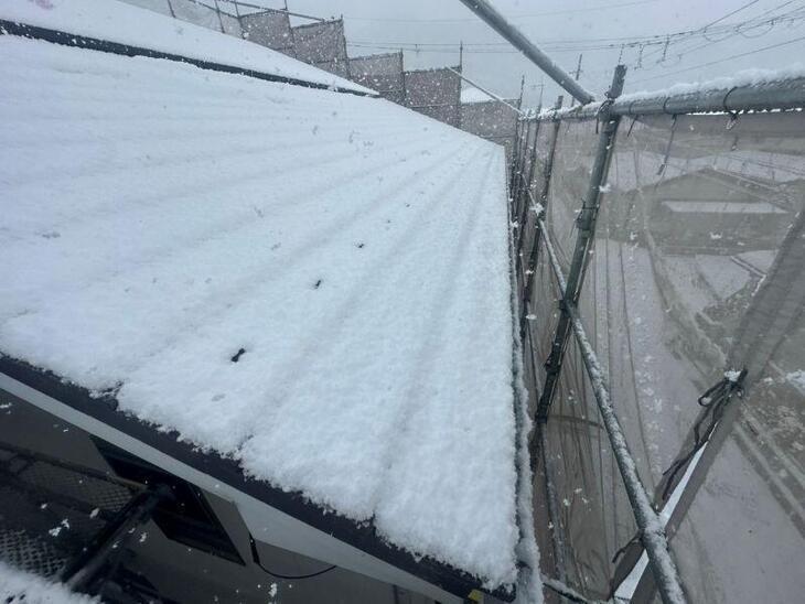 高圧洗浄終わりました！雪で何も見えないですね【野洲店スタッフ】