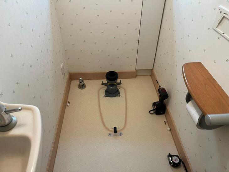 新しい排水ソケットを取り付けています！【野洲店スタッフ】