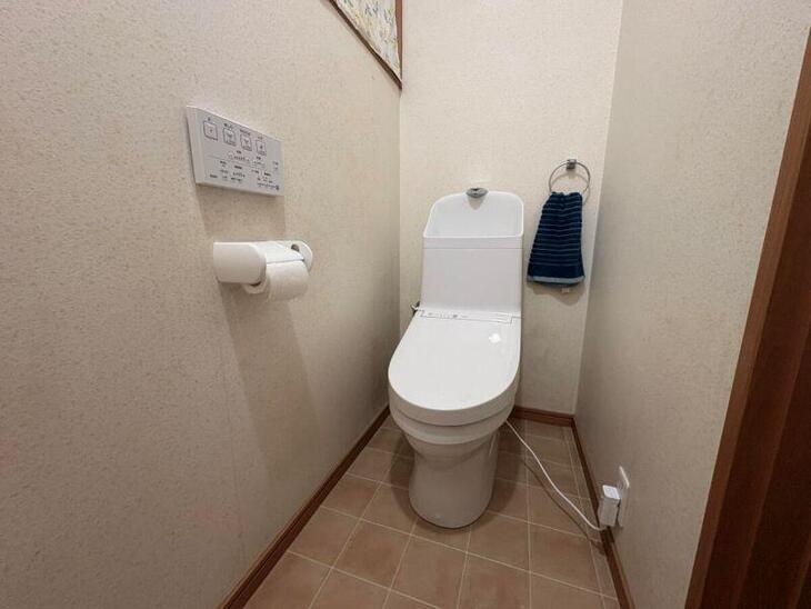 トイレを交換しました。床のクッションフロアも張替え新しい空間に生まれ変わりました！【湖西店スタッフ】