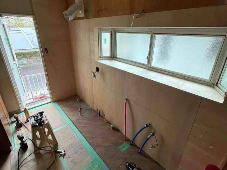 キッチンの下地を大工さんに組んでもらいました！【湖西店スタッフ】