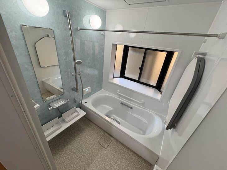 ユニットバスの交換が完了しました！浴槽内には手すりを取り付け不安も解消！【湖西店スタッフ】