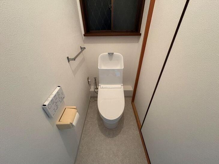 トイレ交換と内装一式の工事をしました！新築のような空間になりました♪【湖西店スタッフ】