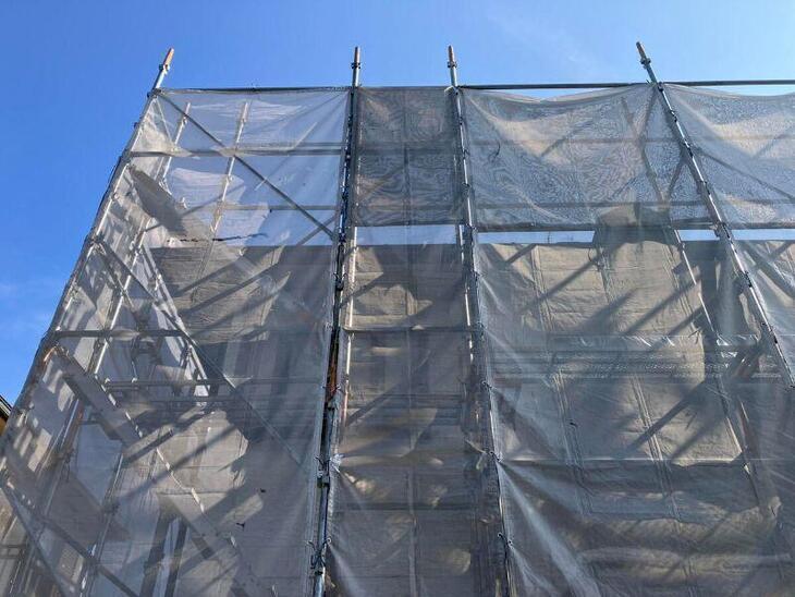 外壁屋根塗装用の足場を組みました。ご安全に！【湖西店スタッフ】