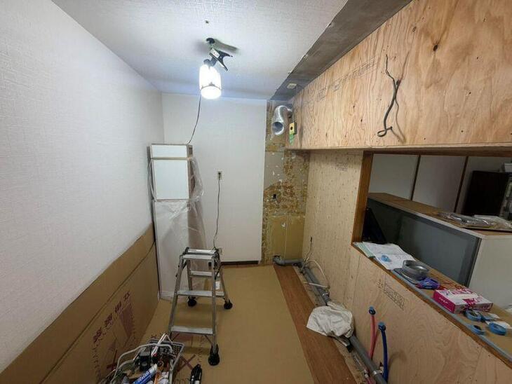 これから新しいキッチンを入れます。クリナップのラクエラです。【湖西店スタッフ】