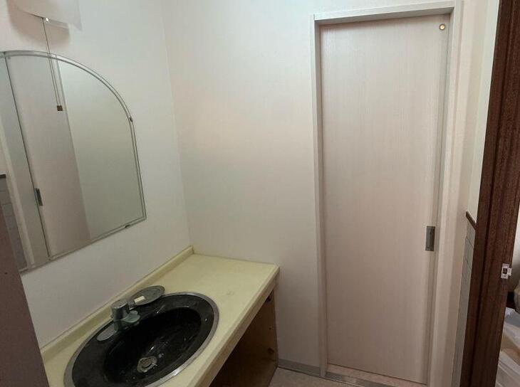 オーダーメイドの建具は既存のお部屋にぴったりフィット！きっちり収まる様が美しいです！【長浜店スタッフ】