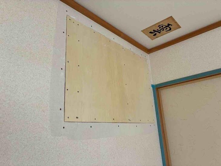 壁面に重たい物を取り付けるため、壁の下地補強を行いました！【湖西店スタッフ】