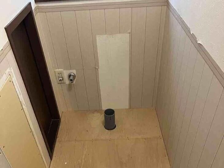 廊下とトイレで10㎝ほど段差があったため大工さんに床上げしてもらってバリアフリーにしました。【瀬田店スタッフ】