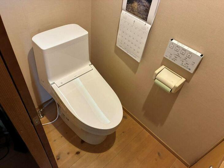 交換完了！新しいトイレはTOTOのZJになります。【湖西店スタッフ】