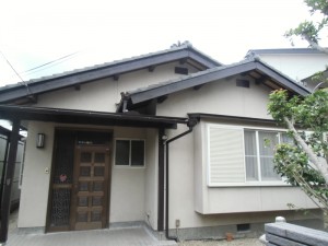 玄関廻りの塗装（破風・ポーチ柱等）