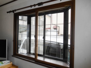 施工後 出窓に内窓をつければ、まるでショーケースみたいになりました