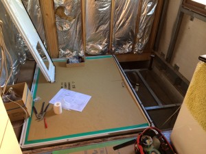 ?Aユニットバスを組み立てていきます