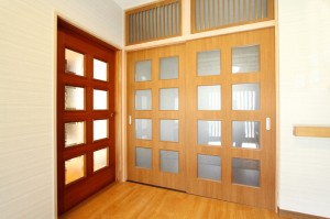 既存建具に合わせて建具を造作