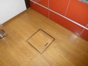 ｷｯﾁﾝのメンテナンスのために点検口を新設しました