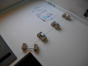 人工大理石の天板で、なおかつL字型なのでｺｰﾅｰの手前でジョイントします