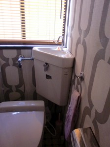 BEFOR　タンクが壁付けでついています