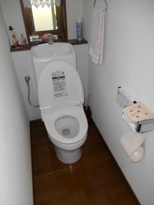 ｳｫｼｭﾚｯﾄのﾘﾓｺﾝを壁に取付けて以前よりも使い勝手ＵＰです。