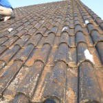 施工前_経年劣化したモニエル瓦