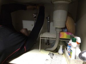 ?A次につける水栓と配管を接続してきます