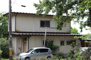 落ち着いたお色の屋根になりました