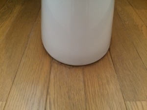 フローリングが部分的に汚れてきていました