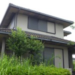 施工前　屋根と軒天井に特に汚れが目立っていました