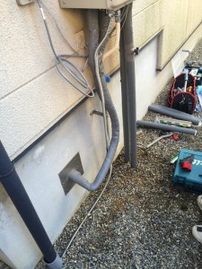 ﾄﾞﾚﾝ配管（銀蛇腹）